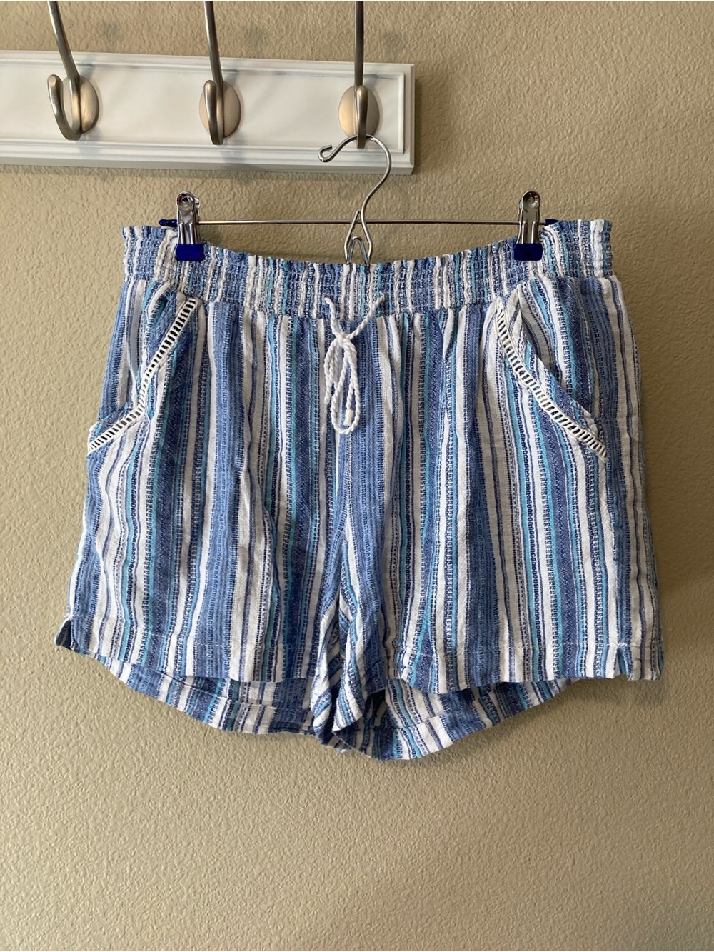 Briggs New York Women’s Linen Blend Striped Shorts